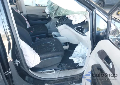 2022 Chrysler Voyager Lx из США, поврежденный, VIN 2C4RC1CG7NR224957